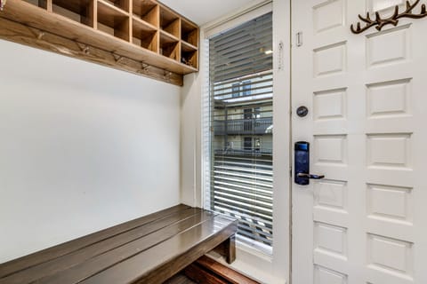 Entryway with storage