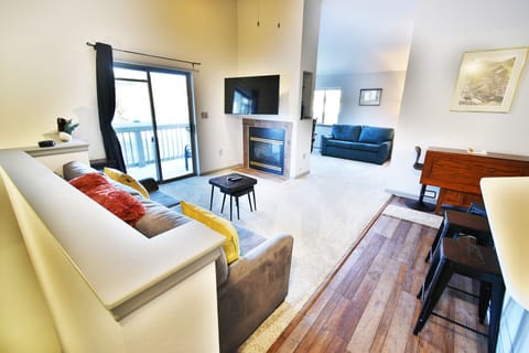 Beautiful Spacious Condo - Beautiful Spacious Condo