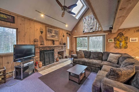 West Dover Vacation Rental | 2-Story Home | 4BR | 2BA | 2,400 Sq Ft