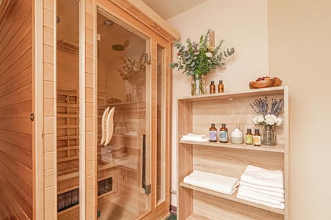 Family House, 2 Bedrooms, Fireplace (Mržek House with Sauna) | Sauna