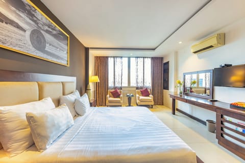 Junior Room, 1 Queen Bed, City View | View from room