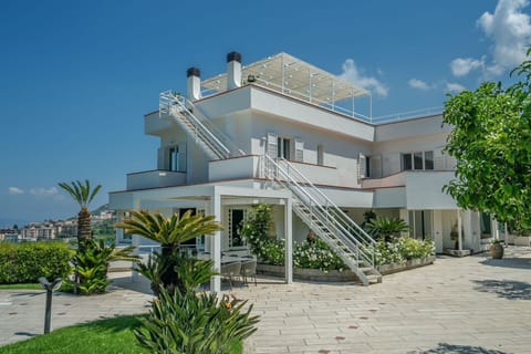 Building Exterior, Main Entrance, Outdoor