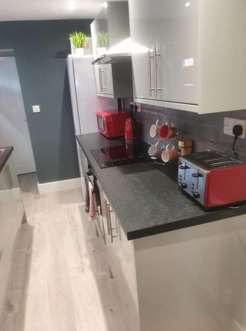 Superior Double Room, Shared Bathroom (with TV) | Shared kitchen