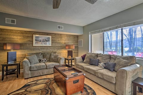 Lake Harmony Vacation Rental | 2BR | 2BA | Condo | Step-Free Access