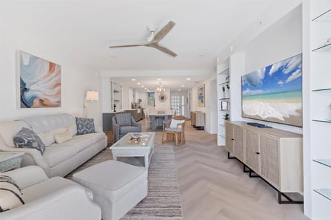 Beachplace 4-104 by FVC