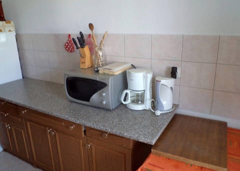 kitchen -micro , toaster,