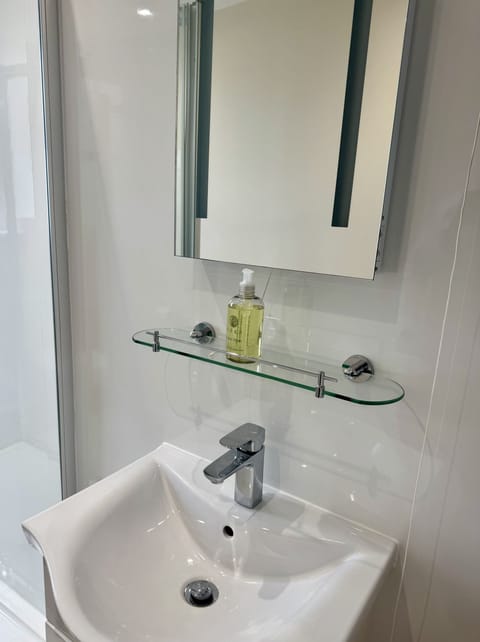 Twin Room, Ensuite | Bathroom