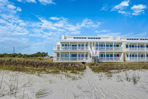 Harbor Arms Condos