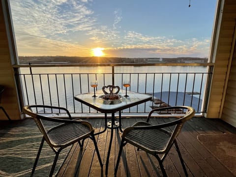 Experience the joy of lakefront living