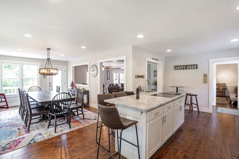 Total seating for 15