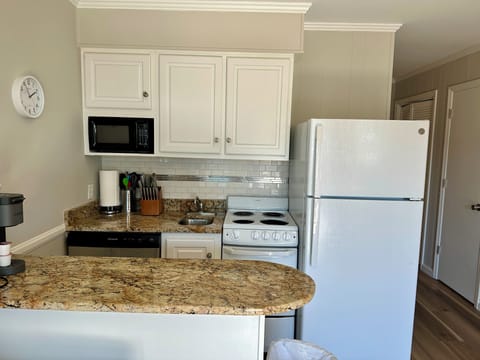 Kitchen - Fully equipped kitchen