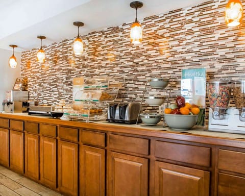 Free daily full breakfast