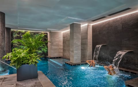 Couples treatment rooms, hot tub, steam room, body treatments