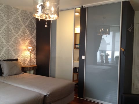 Comfort Double Room | Blackout drapes, soundproofing, free WiFi, bed sheets