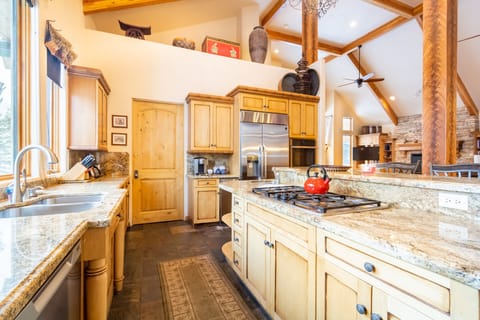 Kitchen alternate angle.