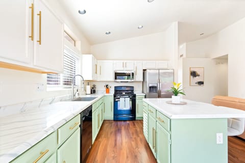 Kitchen: Stainless steel appliance, brand new