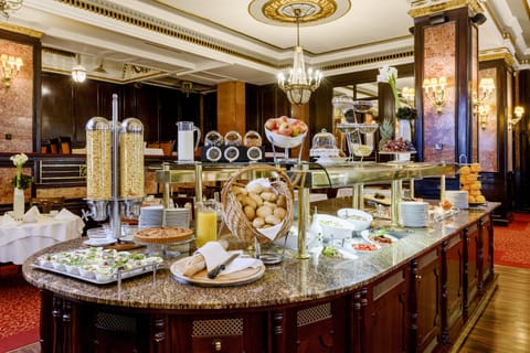 Daily buffet breakfast for a fee