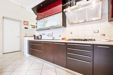 Apartment, 1 Bedroom | Private kitchen | Full-size fridge, microwave, oven, stovetop