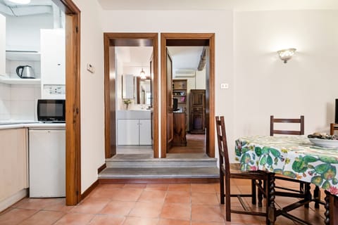 Apartment, 1 Bedroom | In-room dining