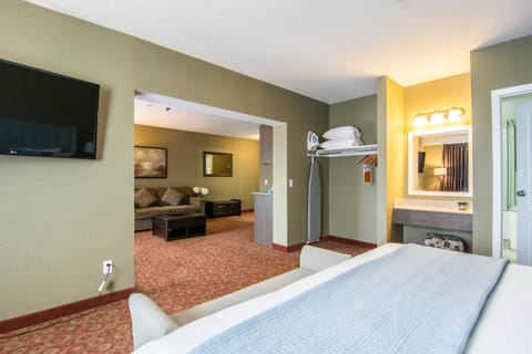 Desk, iron/ironing board, rollaway beds, bed sheets