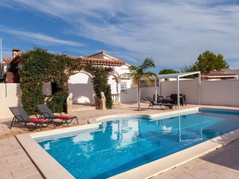 Swimming Pool, Property, Real Estate, Resort, Outdoor Furniture, Azure, Tile, Shade, Sunlounger