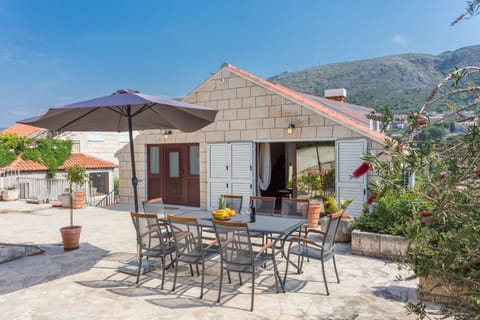 Apartment (Three Bedroom Apartment with Terrace) | Terrace/patio