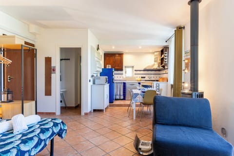 Studio, 1 Bedroom | Living area | Flat-screen TV