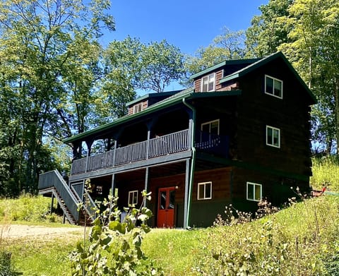 Super location & close proximity to Viroqua with all outdoors adventures near.