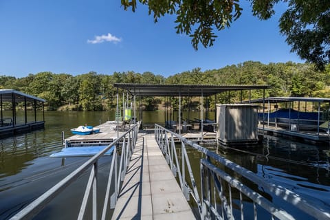 LAKEOZARKVACATION.COM