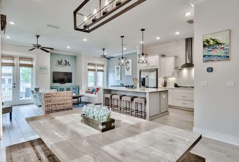 wide open living and kitchen area, great for spending time with the kids or entertaining friends. 