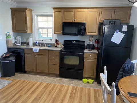 Full kitchen in lower level guest suite