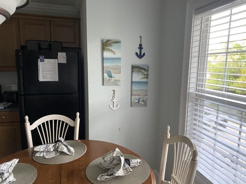 Kitchen eating area in lower level 2 bedroom suite