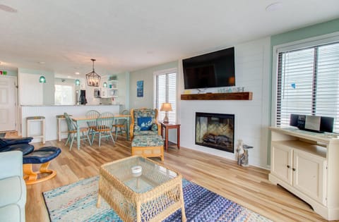 Living Room with flat screen TV