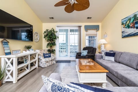 Sunset Island 6 Fountain Drive East unit 4B Updated Living Room