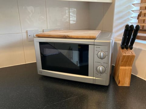 Apartment | Private kitchen | Fridge, microwave, oven, stovetop