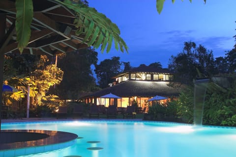Outdoor pool, pool umbrellas, sun loungers