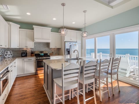 Fully Equipped Kitchen with Stainless Steel Appliances