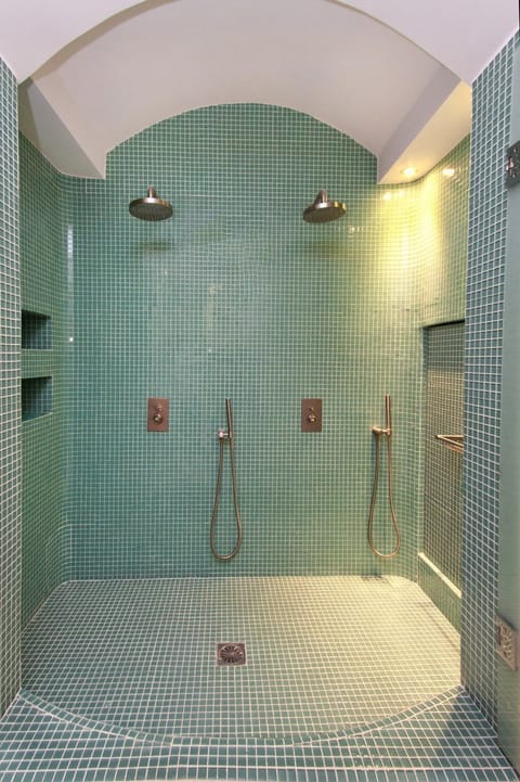 Junior Suite, Sea View (Angel) | Bathroom shower