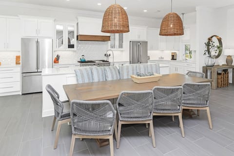 Vitamin Sea at Seacrest – Seacrest Beach – Dining Area