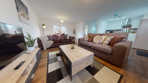 Apartment, Private Bathroom | Lounge