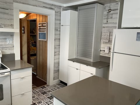 Other side of kitchen 