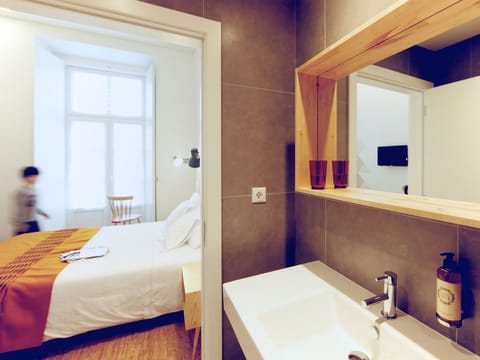 Standard Double or Twin Room | In-room safe, soundproofing, free WiFi, bed sheets