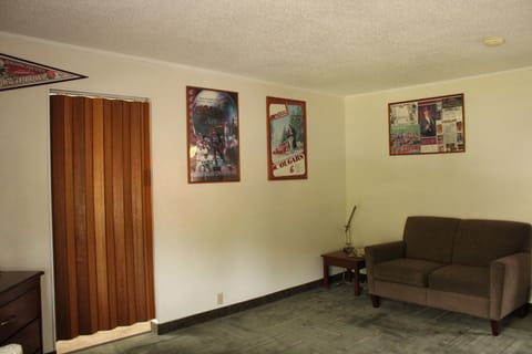 Standard Room, 1 Queen Bed (Newly remodeled bathrooms) | Desk, laptop workspace, free WiFi, bed sheets