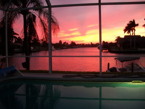 West facing spectacular sunsets!!!
