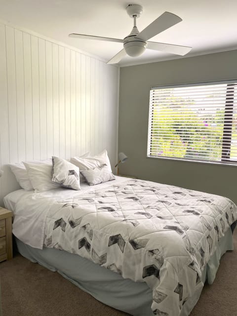 Water Light Bedroom 2.