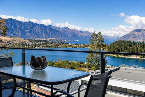 Private balcony with BBQ and stunning postcard views 