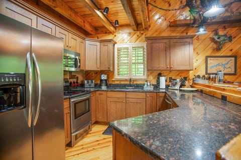 Room, Indoors, Kitchen, Furniture, Flooring