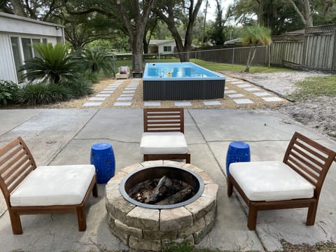 Wood burning fire pit