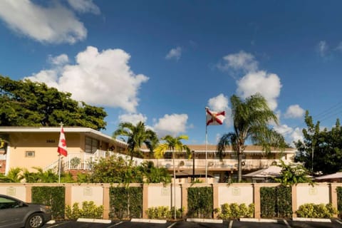 Sheridan Suites Apartments Front side