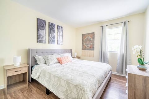 King Bedroom (1)